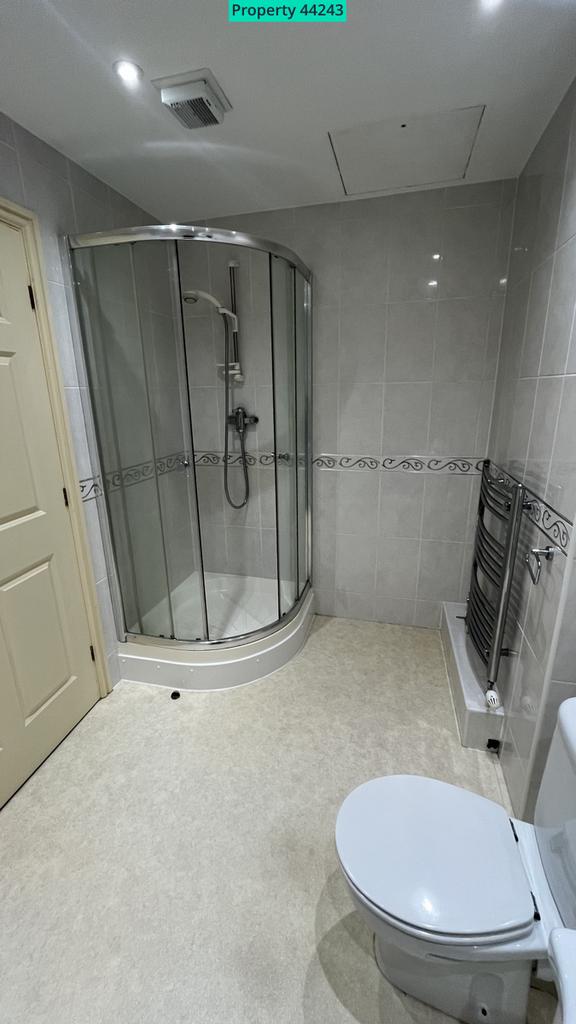 Main bathroom