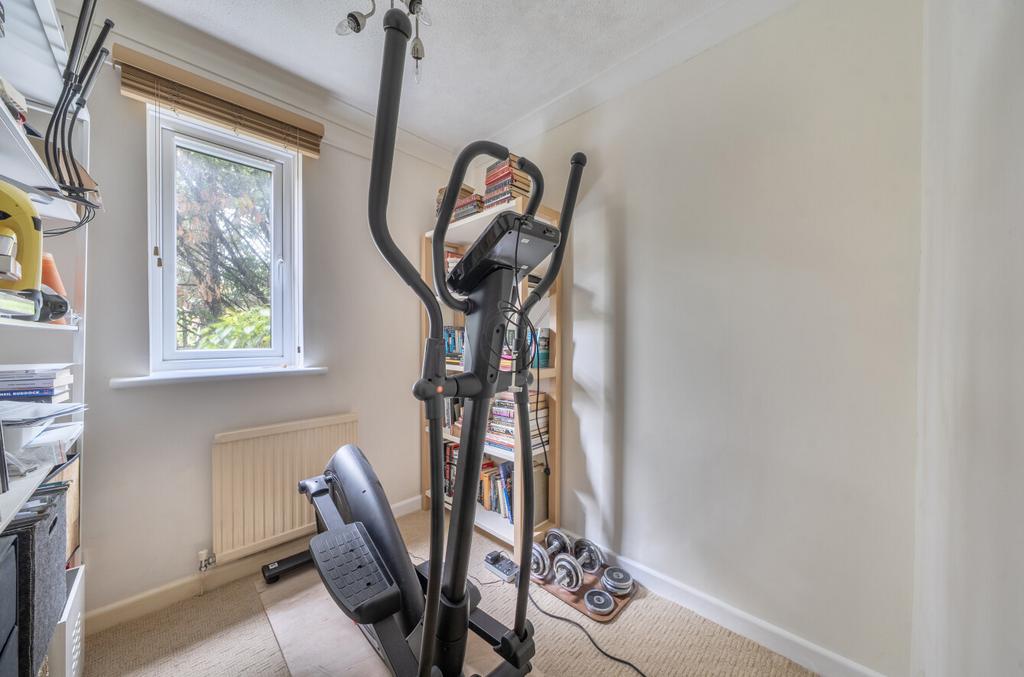 1370548-18-68f109...