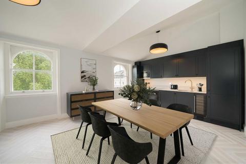 2 bedroom flat to rent, Leinster Square, London W2