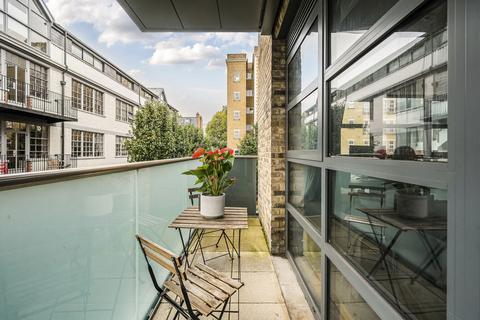 1 bedroom apartment for sale, Pages Walk, London