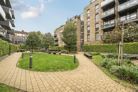 1 bedroom apartment for sale, Pages Walk, London
