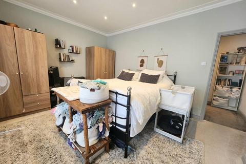 undefined, West Ealing W13