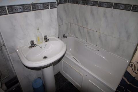 2 bedroom house to rent, Welton Grove, Leeds LS6