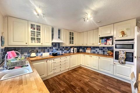 2 bedroom flat for sale, Bournemouth