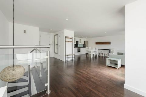 2 bedroom maisonette for sale, London N7