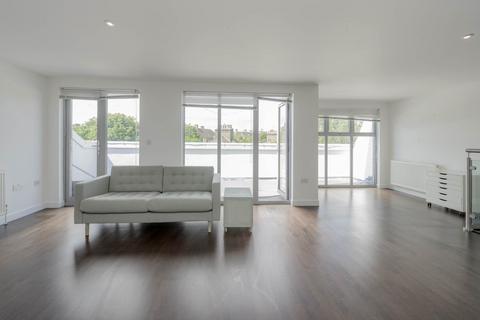 2 bedroom maisonette for sale, London N7