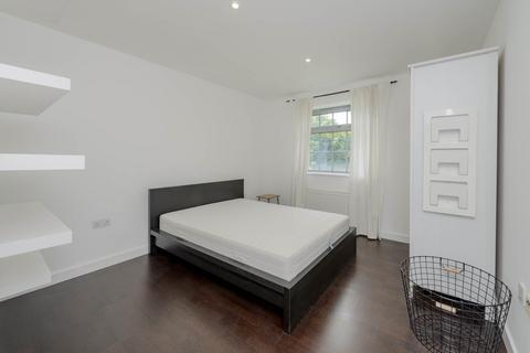 2 bedroom maisonette for sale, London N7