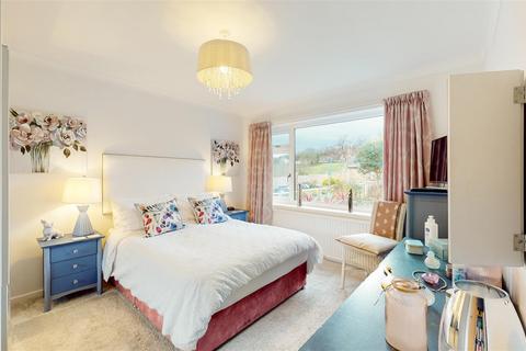 undefined, Lon Gogarth, Benllech