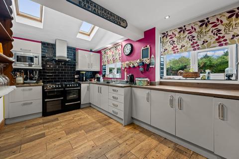 3 bedroom detached house for sale, Thames Rise, Kettering, NN16