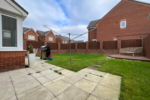 3 bedroom detached house for sale, Chaffinch Drive, Hebburn, NE31