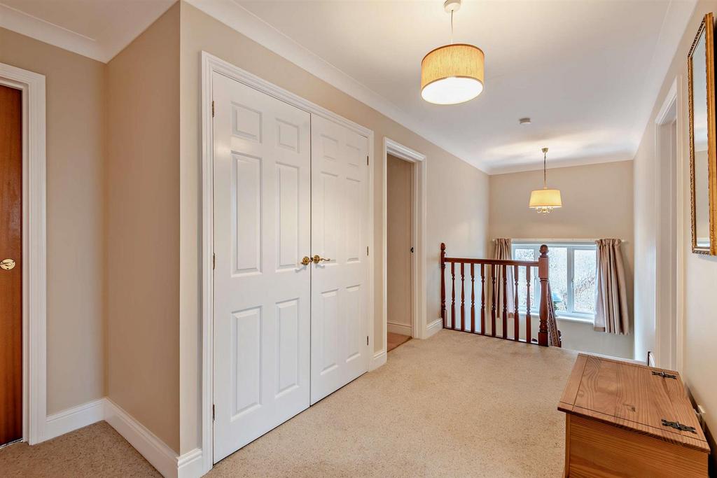 8667640-interior13-800.jpg