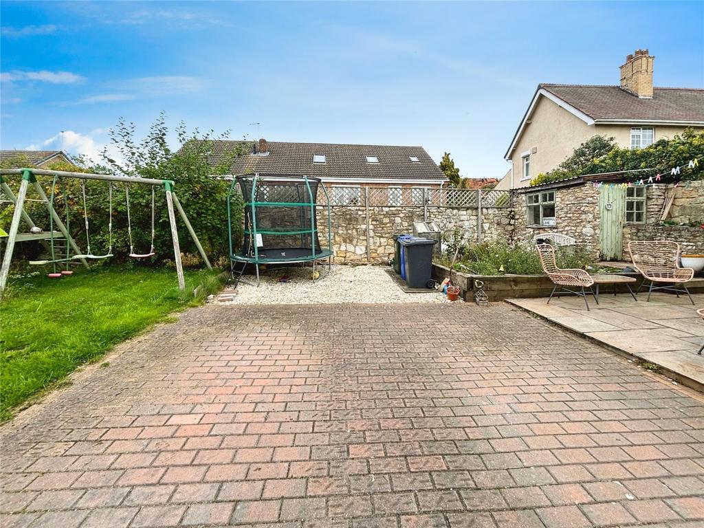 Driveway / Garden