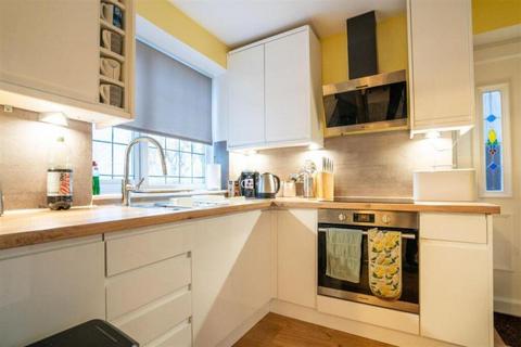 3 bedroom semi-detached house for sale, Woodedge Avenue, Huddersfield