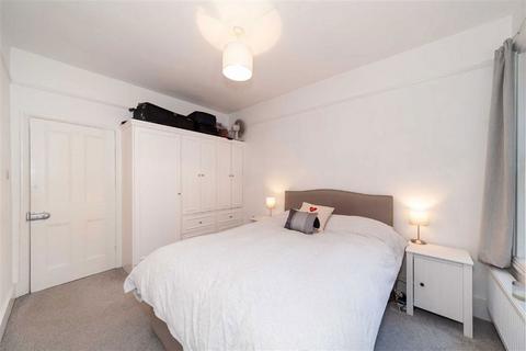 undefined, Kingston Road, Teddington TW11