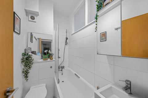 1 bedroom flat for sale, Cliff Court, Cliff Road, London