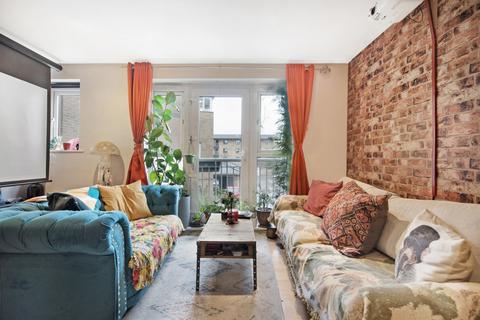 2 bedroom flat to rent, Morton Close, London