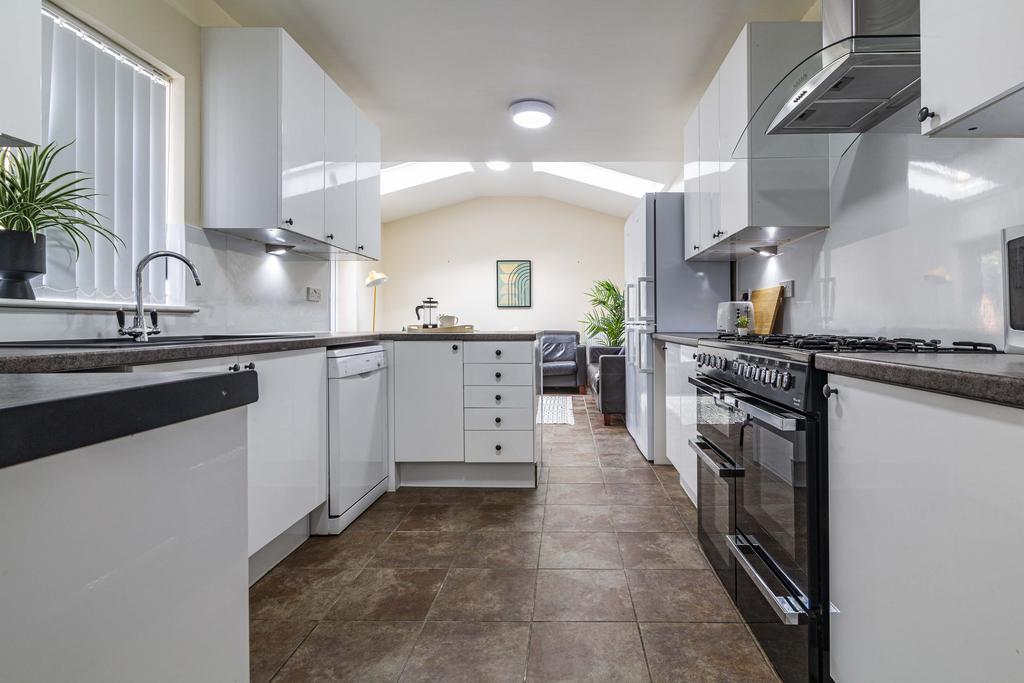 12 Dunlop Avenue-18