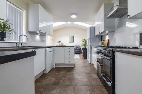 7 bedroom house to rent, Dunlop Avenue, Nottingham NG7