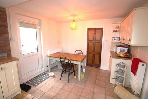 5 bedroom house for sale, St. Johns Road, Newport PO30
