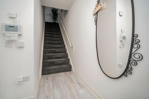 24 Cornfield Crescent, Edinburgh, EH4 4UF
