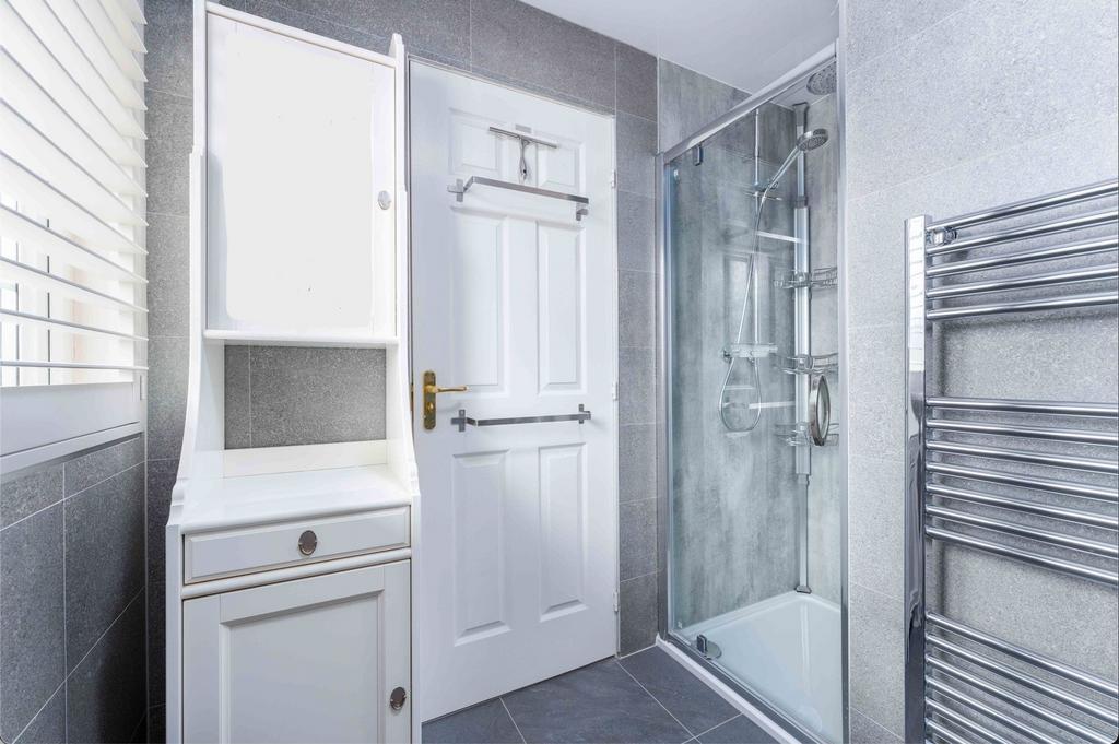 Ensuite WC/Shower