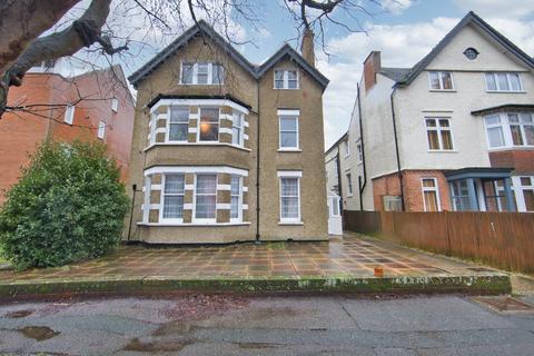 3 bedroom flat for sale, Grimston Gardens, Folkestone, Kent, CT20