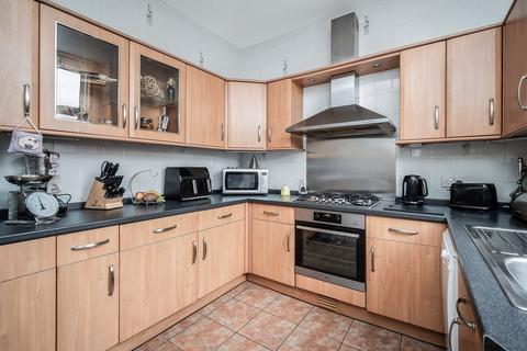 214 Duddingston Park South, Edinburgh, EH15 3EH