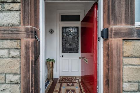 214 Duddingston Park South, Edinburgh, EH15 3EH
