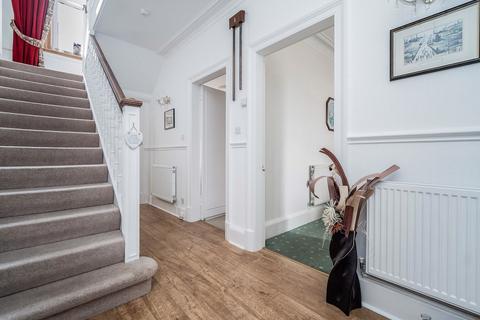 214 Duddingston Park South, Edinburgh, EH15 3EH
