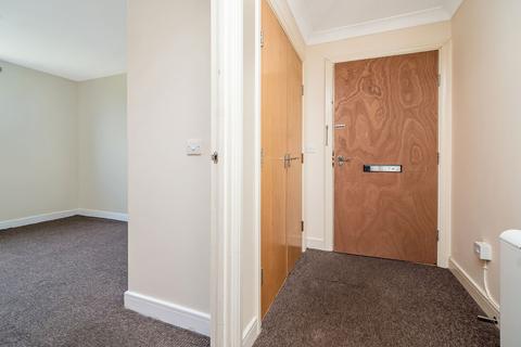 14/4 Ferry Gait Crescent, Edinburgh, EH4 4GR