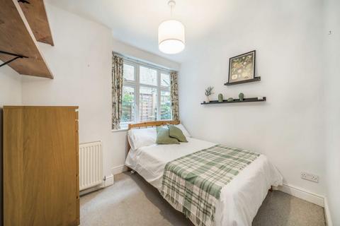 12 Avarn Road, London, SW17 9HA