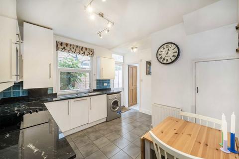 12 Avarn Road, London, SW17 9HA