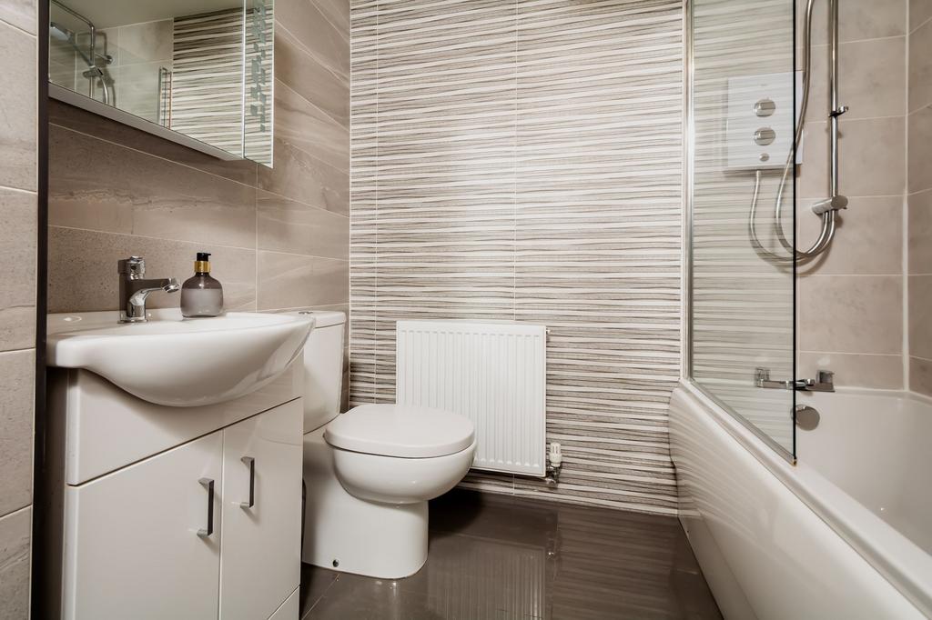 Main bathroom
