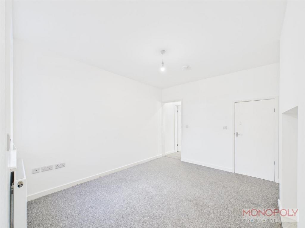 CAM01943 G0-PR0543-STILL009.jpg