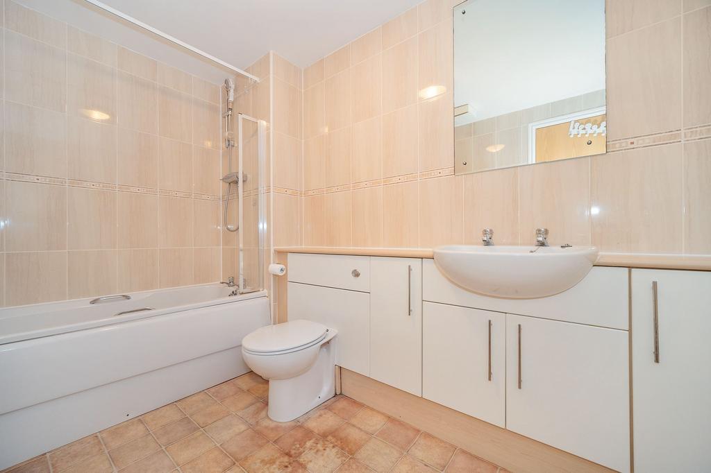 Familiy bathroom