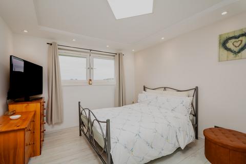 2 bedroom flat for sale, Saughton Mains Terrace, Edinburgh EH11