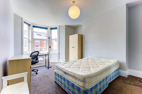 6 bedroom maisonette to rent, Myrtle Grove, Jesmond, Newcastle upon Tyne