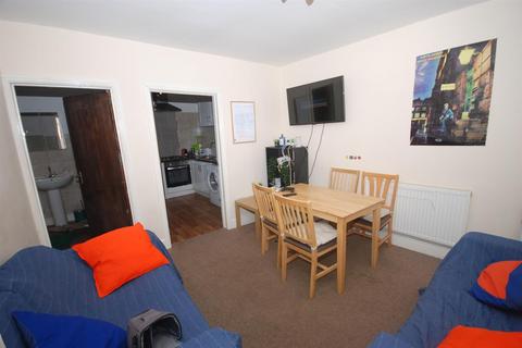 4 bedroom flat to rent, 6 Radford Road, Leamington Spa