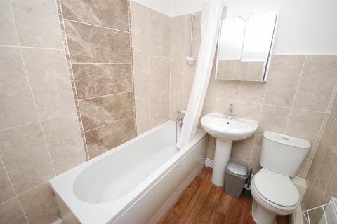 4 bedroom flat to rent, 6 Radford Road, Leamington Spa