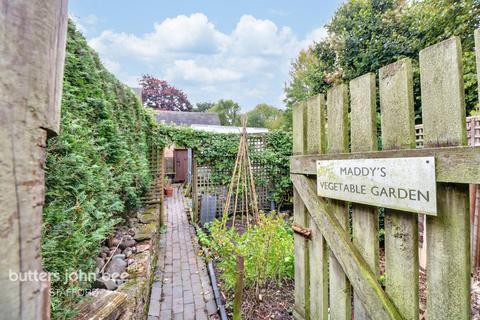 3 bedroom detached house for sale, High Street, Stafford