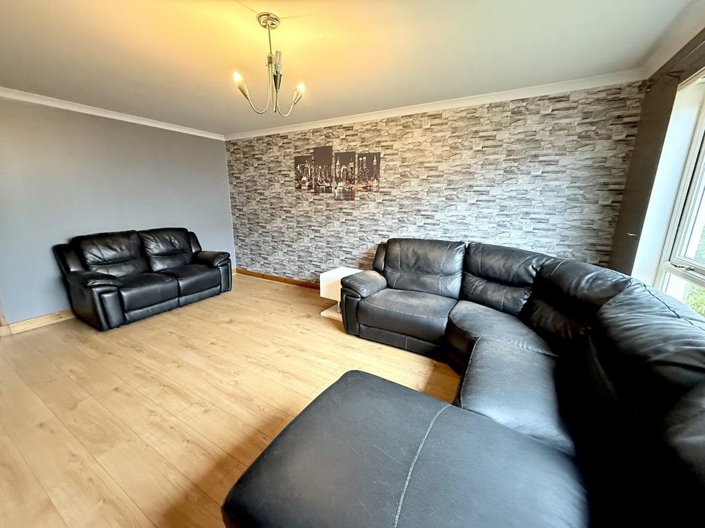 19 Birchfield Place, Dumfries DG1 4 SD - Braidwoods