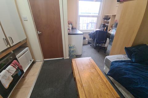 1 bedroom flat to rent, Hyde Park Road, Leeds LS6