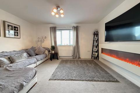 4 bedroom end of terrace house for sale, Emperor Crescent, Northampton NN4