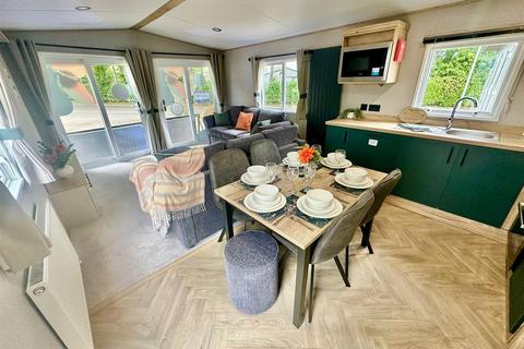 2 bedroom park home for sale, Hoburne Bashley Holiday Park, Bashley Dr., New Milton