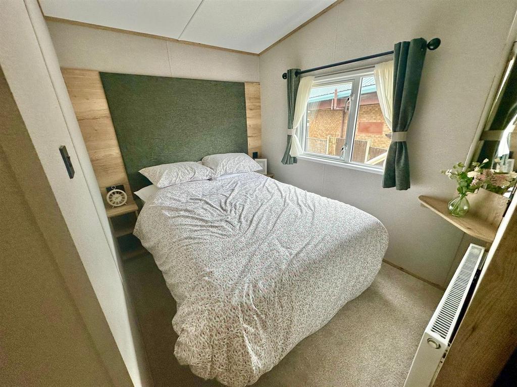 Bedroom One.jpg