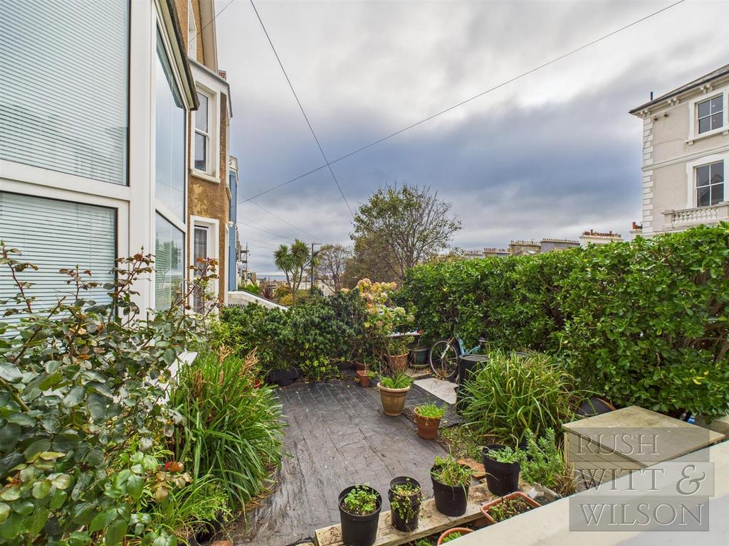 CAM03417 G0-PR0880-STILL033.jpg