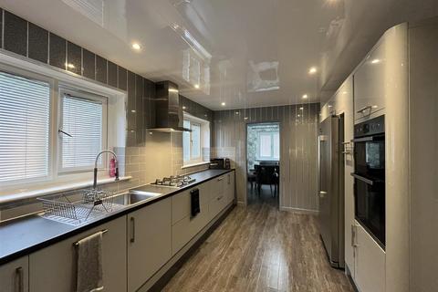 undefined, Wilson Road, Bradford BD12