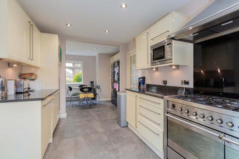 4 bedroom detached house for sale, Ray Park Avenue, Maidenhead SL6