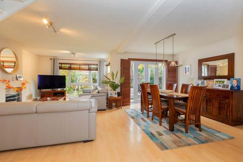 4 bedroom detached house for sale, Ray Park Avenue, Maidenhead SL6