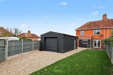 3 bedroom semi-detached house for sale, The Close, Glastonbury